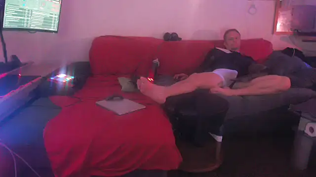 Snapshot of davidgntxxxxx chatting on April 2026 05:51:01 PM davidgntxxxxx online show from April 2026 05:51:01 PM