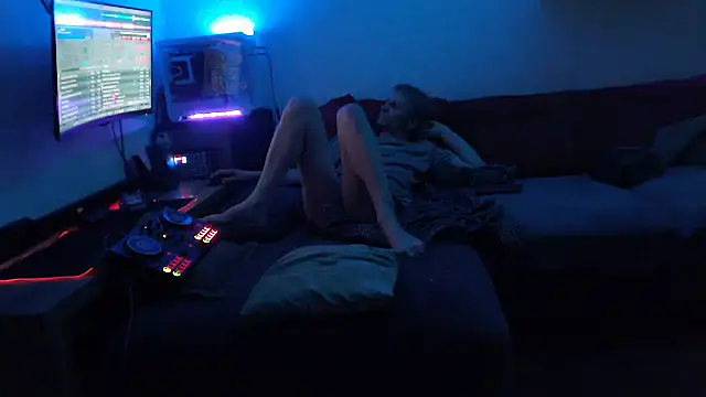 Snapshot of davidgntxxxxx chatting on April 2026 10:37:01 PM davidgntxxxxx online show from April 2026 10:37:01 PM