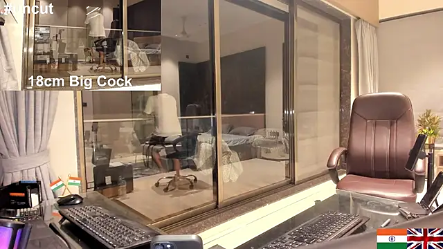 Snapshot of OnlineBossUK chatting on February 2025 07:07:01 PM OnlineBossUK online show from February 2025 07:07:01 PM