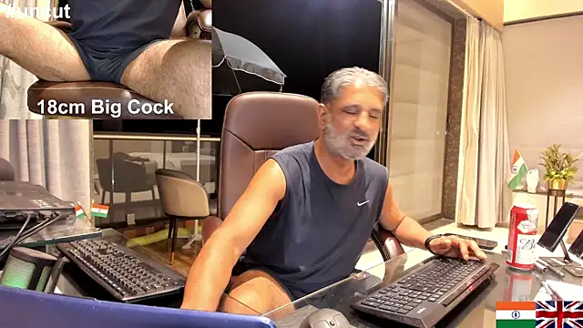 Snapshot of OnlineBossUK chatting on March 2025 07:59:02 PM OnlineBossUK online show from March 2025 07:59:02 PM