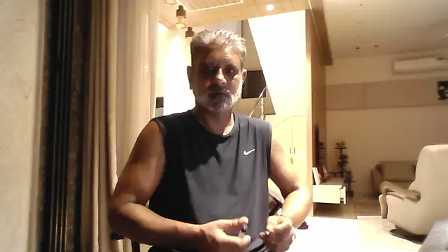 OnlineBossUK online show from May 2026 05:32:02 PM