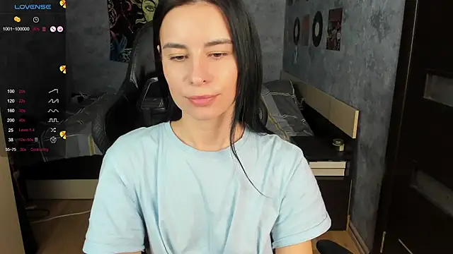 Snapshot of Horny_Nikki_ chatting on December 2024 06:21:01 AM Horny Nikki online show from December 2024 06:21:01 AM