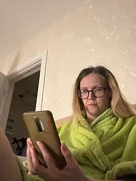 angelmommu online show from February 2025 05:57:02 PM