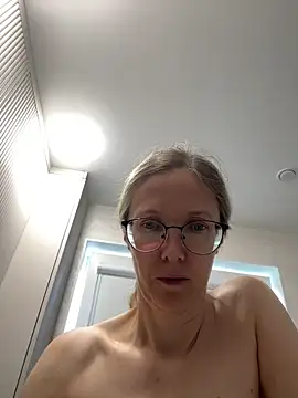 angelmommu online show from June 2026 05:03:02 AM