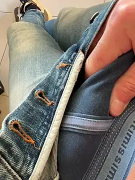 Snapshot of buodiculo chatting on March 2025 04:43:02 PM buodiculo online show from March 2025 04:43:02 PM