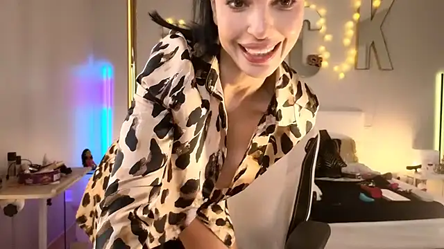 Snapshot of Helena_Karel chatting on January 2025 01:28:01 PM Helena Karel online show from January 2025 01:28:01 PM