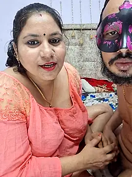 MOM-SUN-COUPLE online show from March 2025 04:23:01 PM