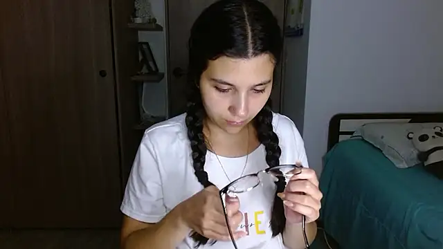 mia  lopez  online show from February 2026 04:07:01 AM