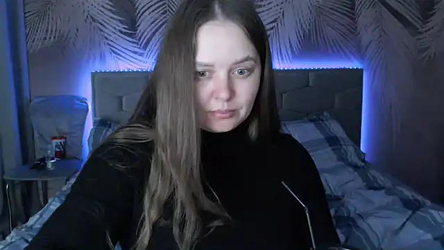 uliastar online show from February 2025 01:03:01 PM