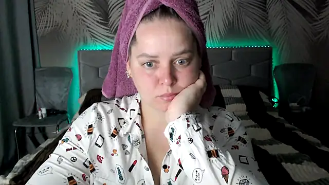 uliastar online show from October 2025 06:43:01 AM