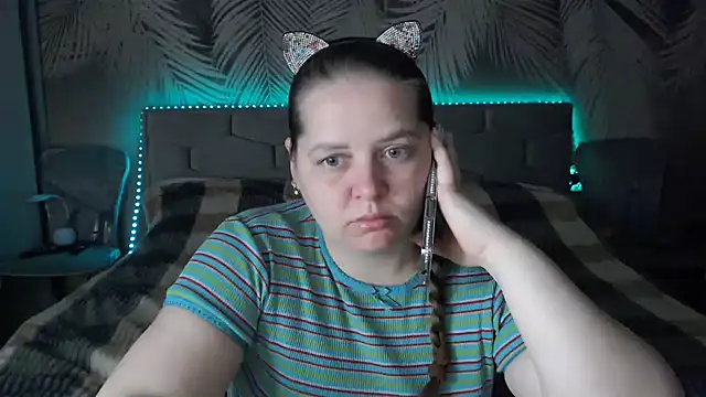 uliastar online show from April 2026 06:17:01 AM