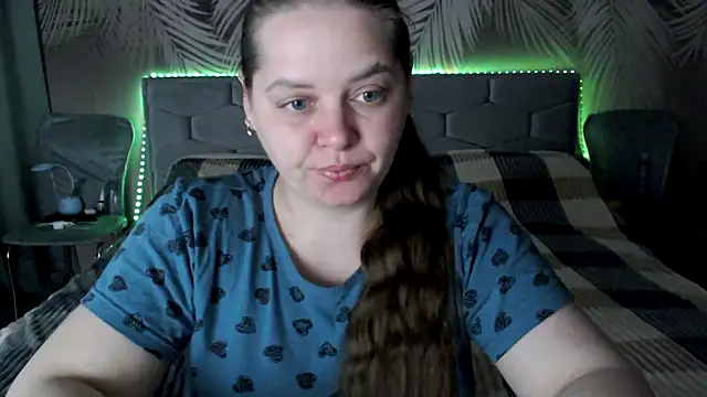 uliastar online show from April 2026 05:25:01 AM