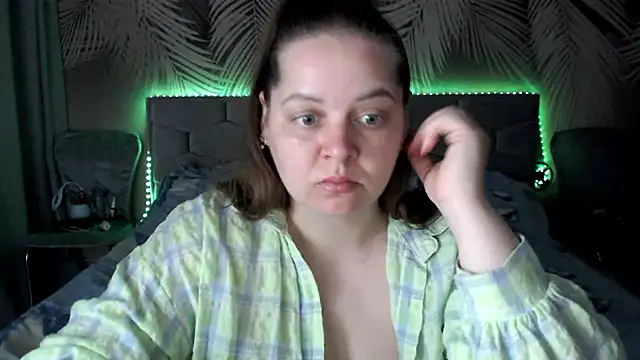 uliastar online show from May 2026 06:09:02 AM