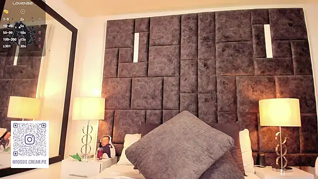 Petit-Rosse online show from March 2025 05:46:01 AM