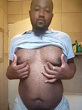 Snapshot of douksm chatting on February 2025 04:18:01 PM douksm online show from February 2025 04:18:01 PM