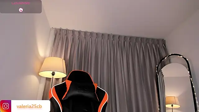 valeriia25  online show from December 2024 11:19:02 PM