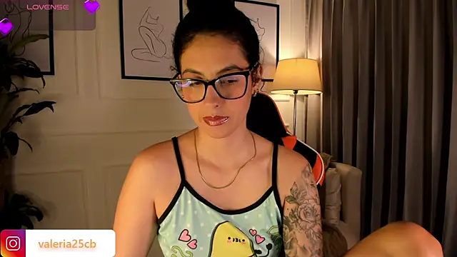 valeriia25  online show from February 2025 12:42:01 PM