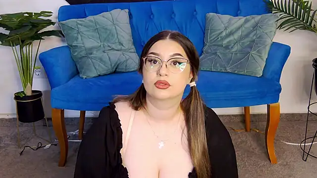 Katewalker  online show from May 2026 10:07:01 PM