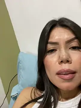 martina contreras online show from March 2025 08:09:01 AM