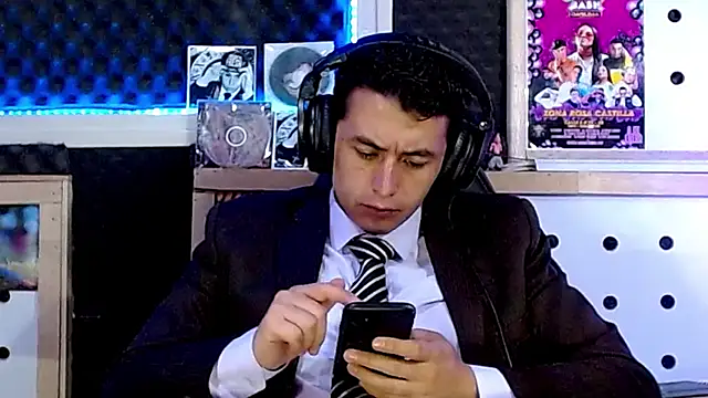 Darko0717 online show from February 2025 05:34:01 PM