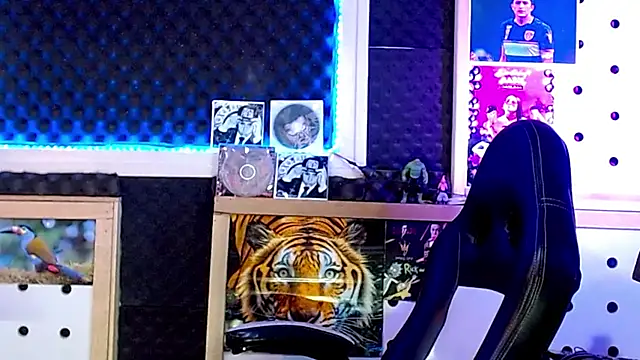 Darko0717 online show from February 2025 03:40:01 PM