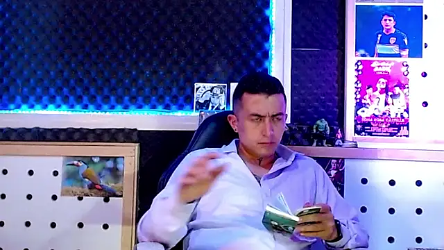 Darko0717 online show from February 2025 11:33:02 PM