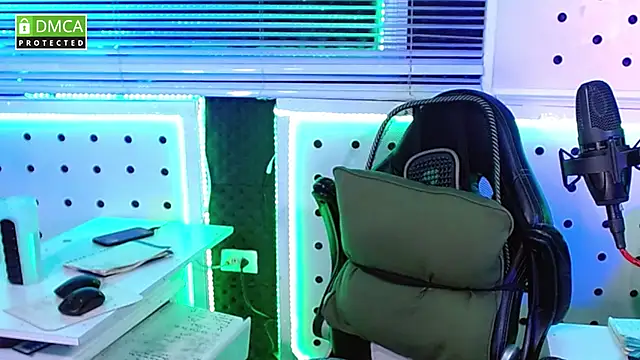 Darko0717 online show from October 2025 01:34:02 PM