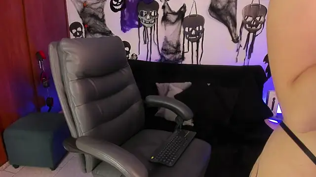 Cata green online show from October 2025 08:41:01 PM