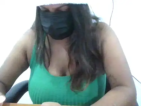 Snapshot of Black_Beauty997 chatting on December 2024 09:57:01 AM Black Beauty997 online show from December 2024 09:57:01 AM