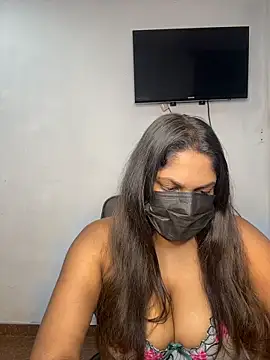 Snapshot of Black_Beauty997 chatting on November 2025 06:19:02 PM Black Beauty997 online show from November 2025 06:19:02 PM