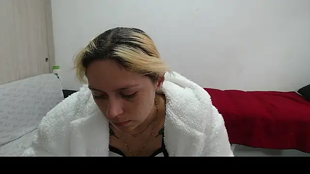 Snapshot of MommyMiaWs chatting on March 2025 06:32:01 PM MommyMiaWs online show from March 2025 06:32:01 PM