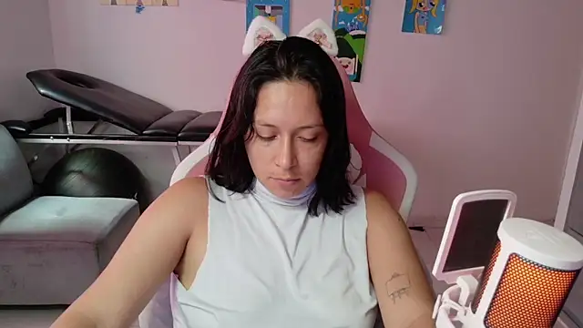 MommyMiaWs online show from June 2026 03:26:02 PM