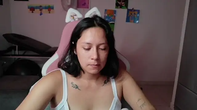 MommyMiaWs online show from June 2026 02:04:02 PM
