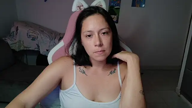 MommyMiaWs online show from July 2026 04:40:01 PM