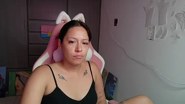 MommyMiaWs online show from July 2026 01:53:01 PM