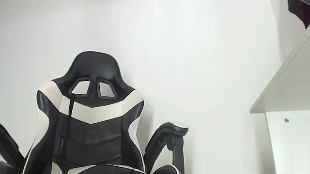 Snapshot of Camila_Darks chatting on December 2024 09:33:01 AM Camila Darks online show from December 2024 09:33:01 AM