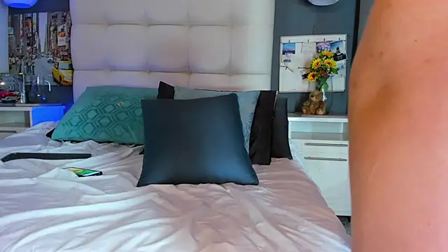 Snapshot of cinthya_walker1 chatting on February 2025 06:30:01 PM cinthya walker1 online show from February 2025 06:30:01 PM