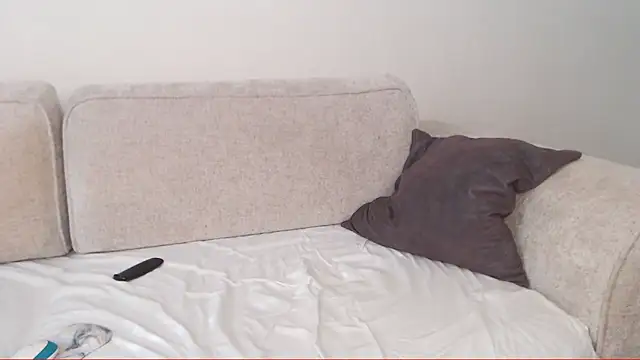 Mia Roxie online show from October 2025 02:25:02 AM