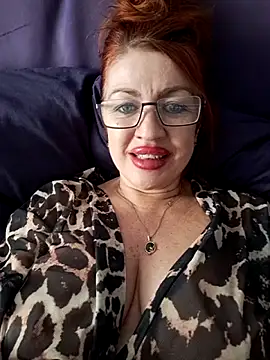 KiraXTender online show from November 2025 05:05:01 AM