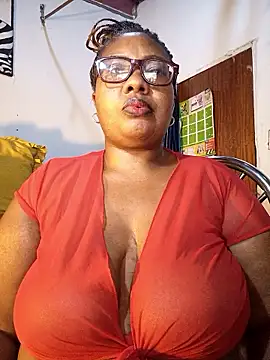 Snapshot of YELLOW_BONE chatting on January 2026 08:36:01 PM YELLOW BONE online show from January 2026 08:36:01 PM