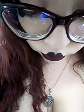 Snapshot of alicce_moon_ chatting on May 2026 10:06:02 PM alicce moon online show from May 2026 10:06:02 PM