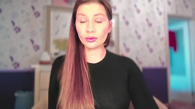 Snapshot of JuicyHelenX chatting on September 2025 11:02:01 AM JuicyHelenX online show from September 2025 11:02:01 AM