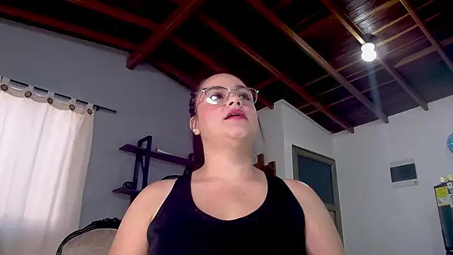 Snapshot of maela1 chatting on November 2025 12:55:01 PM maela1 online show from November 2025 12:55:01 PM