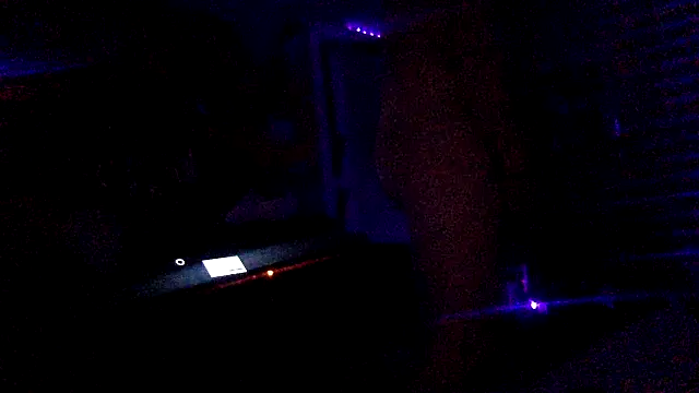 Snapshot of Fr4nk1eFFuxxx chatting on December 2024 10:07:01 AM Fr4nk1eFFuxxx online show from December 2024 10:07:01 AM