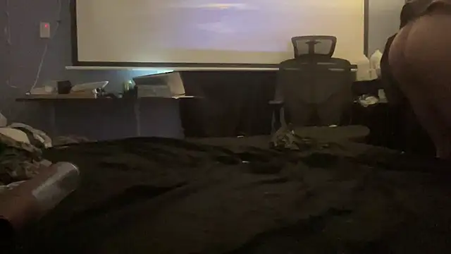 Snapshot of Fr4nk1eFFuxxx chatting on September 2025 10:10:01 PM Fr4nk1eFFuxxx online show from September 2025 10:10:01 PM