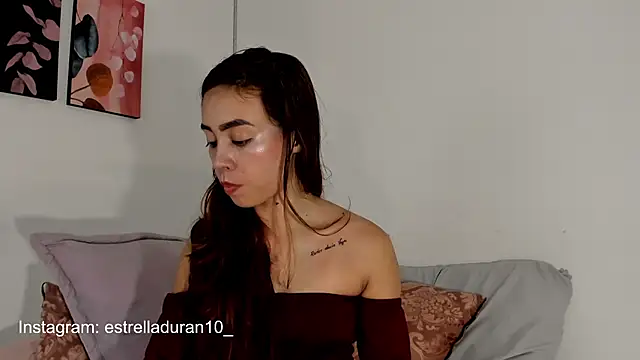 Snapshot of Estrella_Duran chatting on January 2025 10:41:01 PM Estrella Duran online show from January 2025 10:41:01 PM