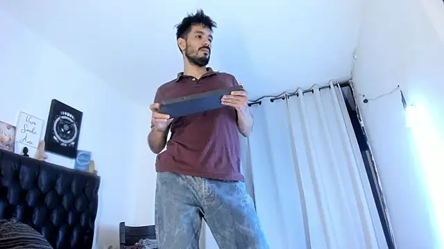 JohanyLatino online show from January 2025 11:48:01 PM