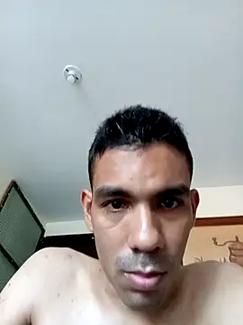 JohanyLatino online show from April 2026 01:20:01 PM