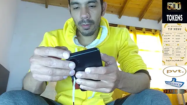JohanyLatino online show from May 2026 07:09:02 PM