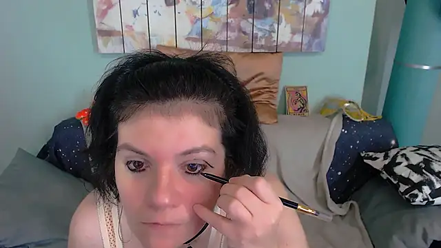 EverlyRays online show from November 2025 12:05:01 PM